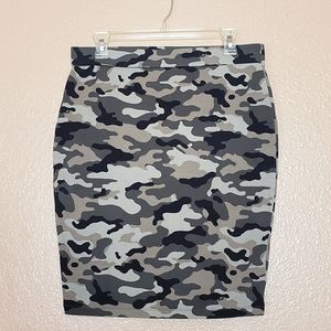 Forever 21 Camoflage Print Skirt - Size 0X